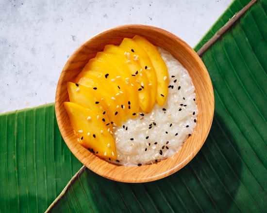 Riz gluant au lait de coco et à la mangue Noo Wok